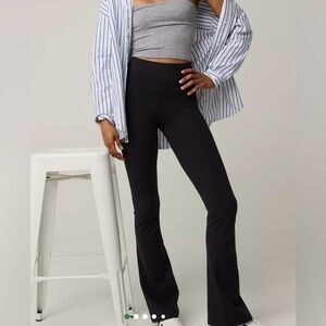 Aerie the Hugger Pocket Bootcut Legging